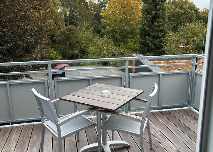 호텔 Hotel-restaurant Nord Stuv 2*